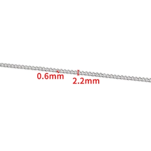 Détail macro d'une chaîne gourmette en acier de 2,2 mm avec fil de 0,6 mm de diamètre