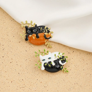 Cute Cat Enamel Brooch Pin Alloy Animal Cartoon Clothing Accessory For Women Men Kawaii Kitty Jewelry Gift Decor