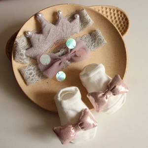 Infant lace headband and bow sock set with pearls and sequins for princess parties