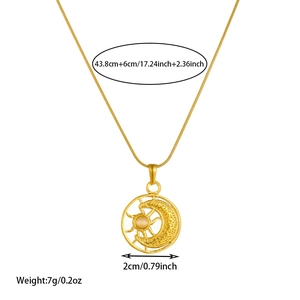 Collier en acier doré avec chaîne serpent ajustable et pendentif soleil et lune