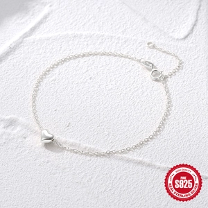 Elegant S925 sterling silver chain bracelet with a polished 3D heart-shaped pendant