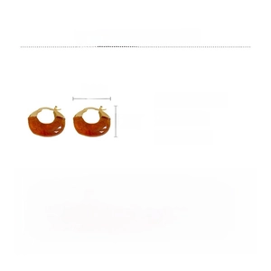 Detail view of amber resin U-shaped earrings with golden alloy closure and dimensions