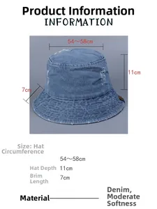 Vue détaillée du chapeau bob en jean bleu avec bords effilochés et délavage