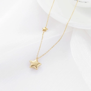 Fashionable gold stainless steel star pendant necklace for women with minimalist charms