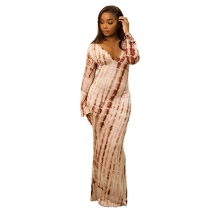 Tie-dye long-sleeved V-neck maxi dress with brown and cream pattern in a slim fit