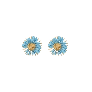 Blue raffia daisy stud earrings with golden wire centers for a summer vacation look