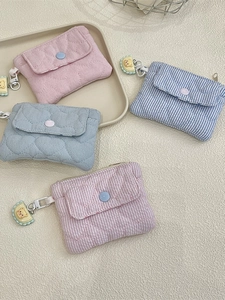 Quilted cotton card holder with heart patterns and bear charm in four soft colors