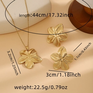 Detailed size and weight specs for the golden flower necklace and earrings jewelry set