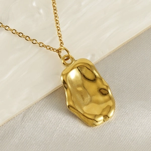 Classic 18K gold plated stainless steel necklace with hammered irregular shell pendant