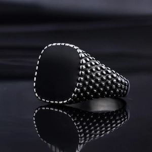 Men's vintage stainless steel signet ring with black matte inlay on mirror base