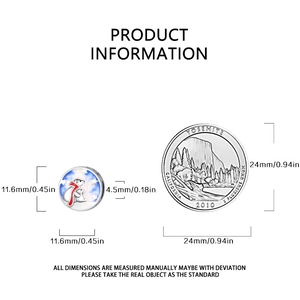 Size chart showing dimensions of the polar bear charm next to a 24mm reference coin