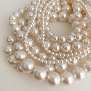 Elegant layered 925 silver cream white pearl necklace with golden metal clasp