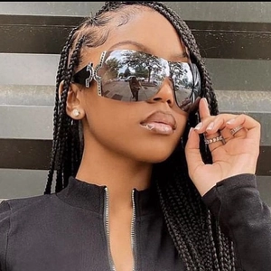 Rimless Sunglasses Oversized Y2K Style Gradient Lens Metal Rhinestone Trim Fashion Eyewear For Women