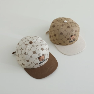 Kinder Hip-Hop Cap mit flachem Schirm, Bärenstickerei und M-Buchstaben-Muster