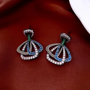 Boucles d'oreilles vintage en forme d'éventail avec zircons colorés sur tissu en soie