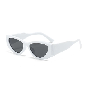 Lunettes de soleil œil de chat rétro à monture blanche épaisse et verres noirs de mode