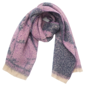 Detailopname van winterse bloemen jacquard sjaal met zachte textuur en korte franjes