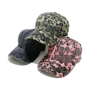 Casquettes de baseball vintage imprimé léopard en gris, rose et anthracite délavé