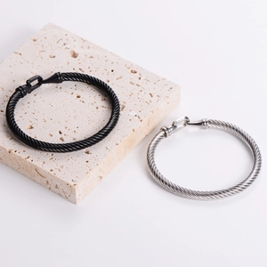 Bracciale da uomo a cavo ritorto 5mm in argento lucido e finitura nero opaco