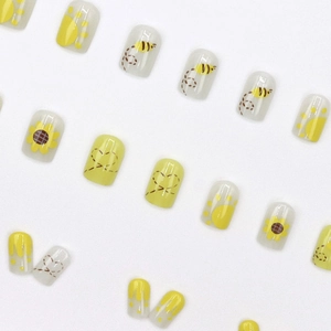 Cute sunflower and bee press-on nails with yellow cartoon patterns in short square shape