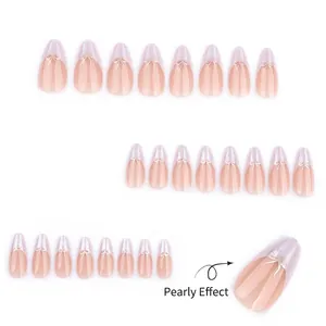 Faux ongles amande nacrés style français avec nœud et dégradé violet élégant