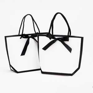 Minimalista Borsa Regalo in Carta Bianca Con Fiocco in Nastro Nero E Bordo Grande Borsa per Vestiti Matrimonio Festa Confezione