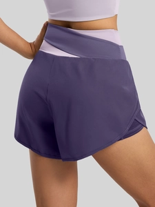 Short de yoga deux pièces avec taille haute croisée et design bicolore violet