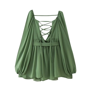 Robe courte sexy en mousseline verte dos nu avec laçage et manches lanternes élégantes