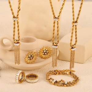 Collier Bracelet Boucles D'oreilles Bague En Acier Inoxydable Zircon Tournesol Email Torsadée Gland Pour Femmes Tendance