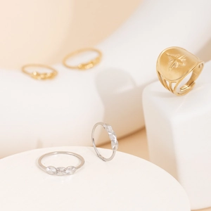 Minimalist Titanium Steel Rhinestone Ring For Women Fashion Versatile Pave Setting Stacking Finger Ring Jewelry Party Gift