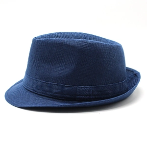 Chapeau fedora en paille tressée bleu foncé pour l'été avec protection solaire