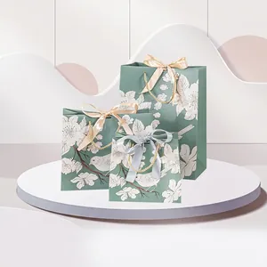Elegant Green Gift Bag With Flower Bird Pattern White Cardboard Ribbon Bow Handle For Wedding Birthday Party Paper Bag