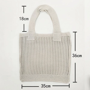 Borsa tote in maglia crema con trama a rete vuota e manico da 18cm per la spiaggia