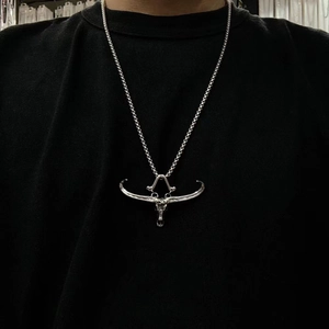 Vintage bull skull pendant necklace in titanium steel for men with high polished finish