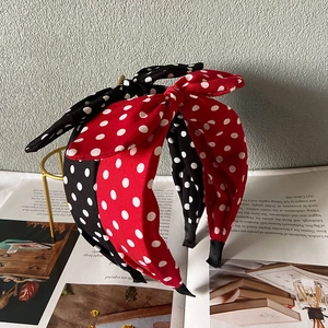 Haarreifen mit Polka-Dots in Schwarz und Rot, Schleife mit Hasenohren aus Stoff