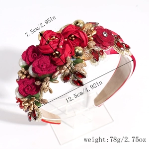Vue détaillée de taille du serre-tête baroque rouge avec perles, strass et feuille d'or