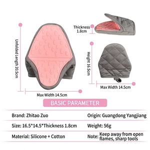 Silicone and cotton fish-patterned oven mitt for heat-resistant baking and cooking