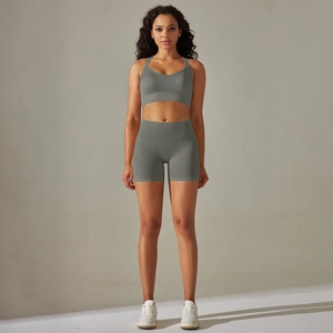 Détail de l'ensemble de yoga sans couture à taille haute en maille côtelée vert sauge