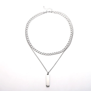 Collana a doppio strato in acciaio al titanio argento con pendente a barra rettangolare