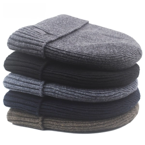 Gevouwen wollen gebreide mutsen in vijf kleuren voor winterse warmte en bescherming
