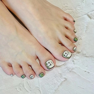 Cute Comic Style Press On Toe Nails Avocado Green Cartoon Expression 2D Design Short Square Artificial False Toe Nails