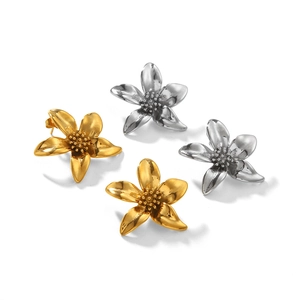 Polished 18k gold and silver floral stud earrings in high quality stainless steel