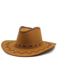 Détail d'un chapeau de cow-boy en similicuir avec des bords cousus à la main et aérations