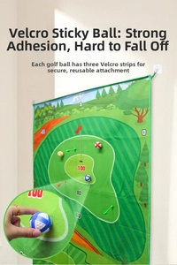 Detalle de pelota de golf adhesiva y tapete de puntos para juego de golf infantil