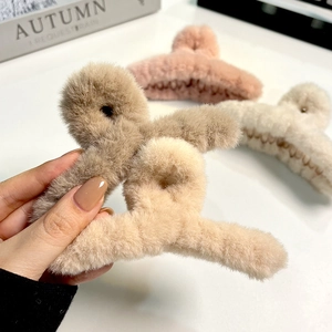 Grande pince à cheveux en peluche de 14cm en fausse fourrure pour coiffures d'hiver