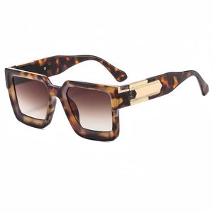 Retro square oversized tortoiseshell sunglasses with brown gradient lenses and gold accents
