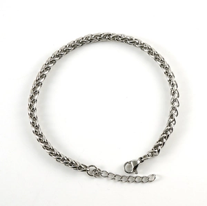 Detail of silver stainless steel keel chain with lobster clasp and adjustable link