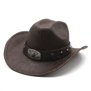 Chapeau de cow-boy marron en suédine avec boucle tête de taureau et rivets étoiles