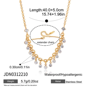 Fiche détaillée du collier en acier inoxydable 18K avec pendentif pompon en strass