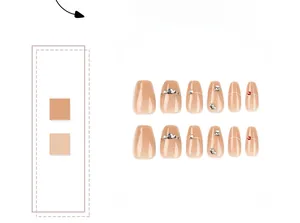 Gros plan d'ongles à presser nude avec strass et détails de lignes blanches